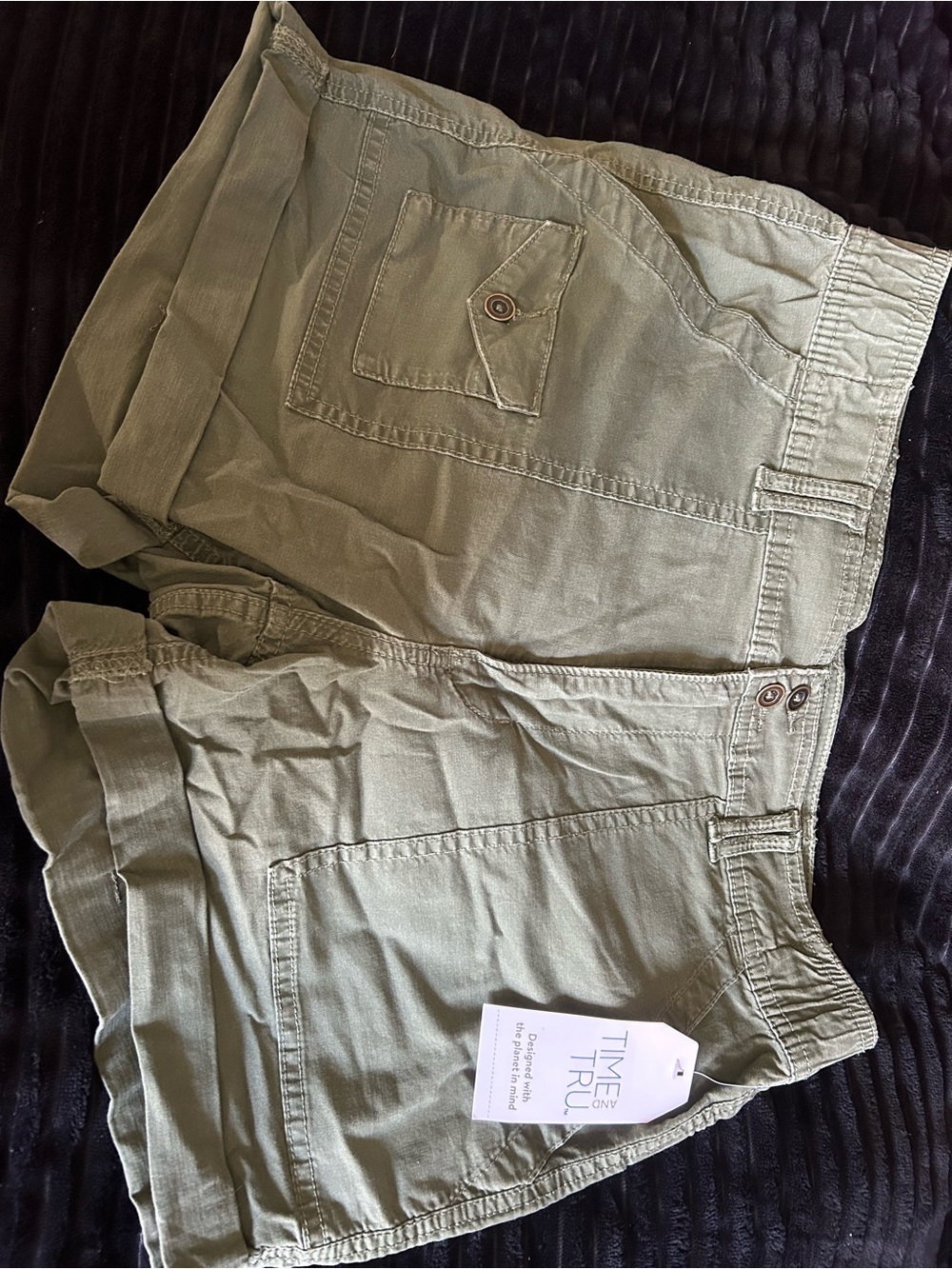 Time and Tru Men's Olive Green Cargo Shorts with Buttoned Pocket
